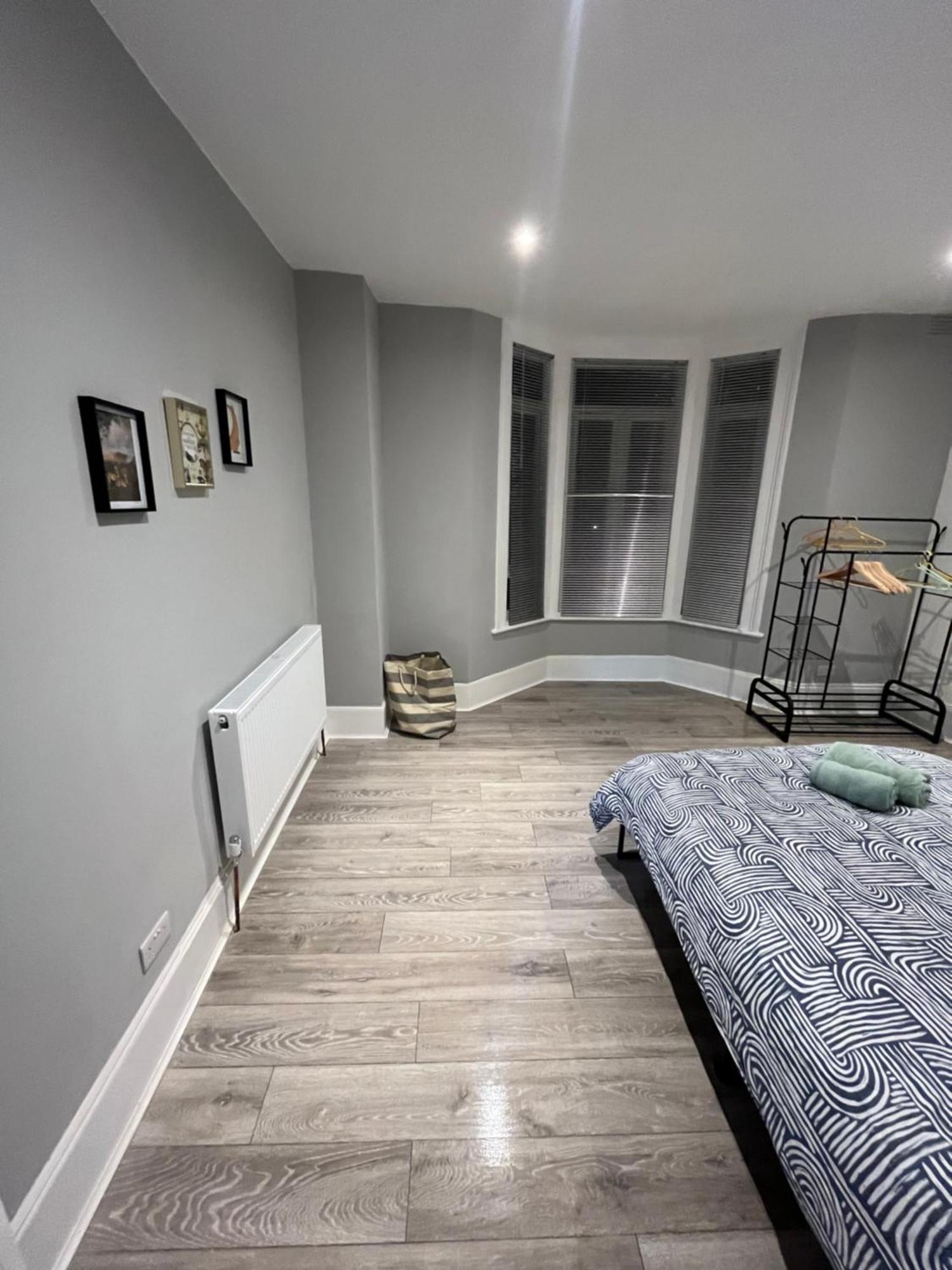 Super Central 2 Bed Flat Лондон Екстериор снимка