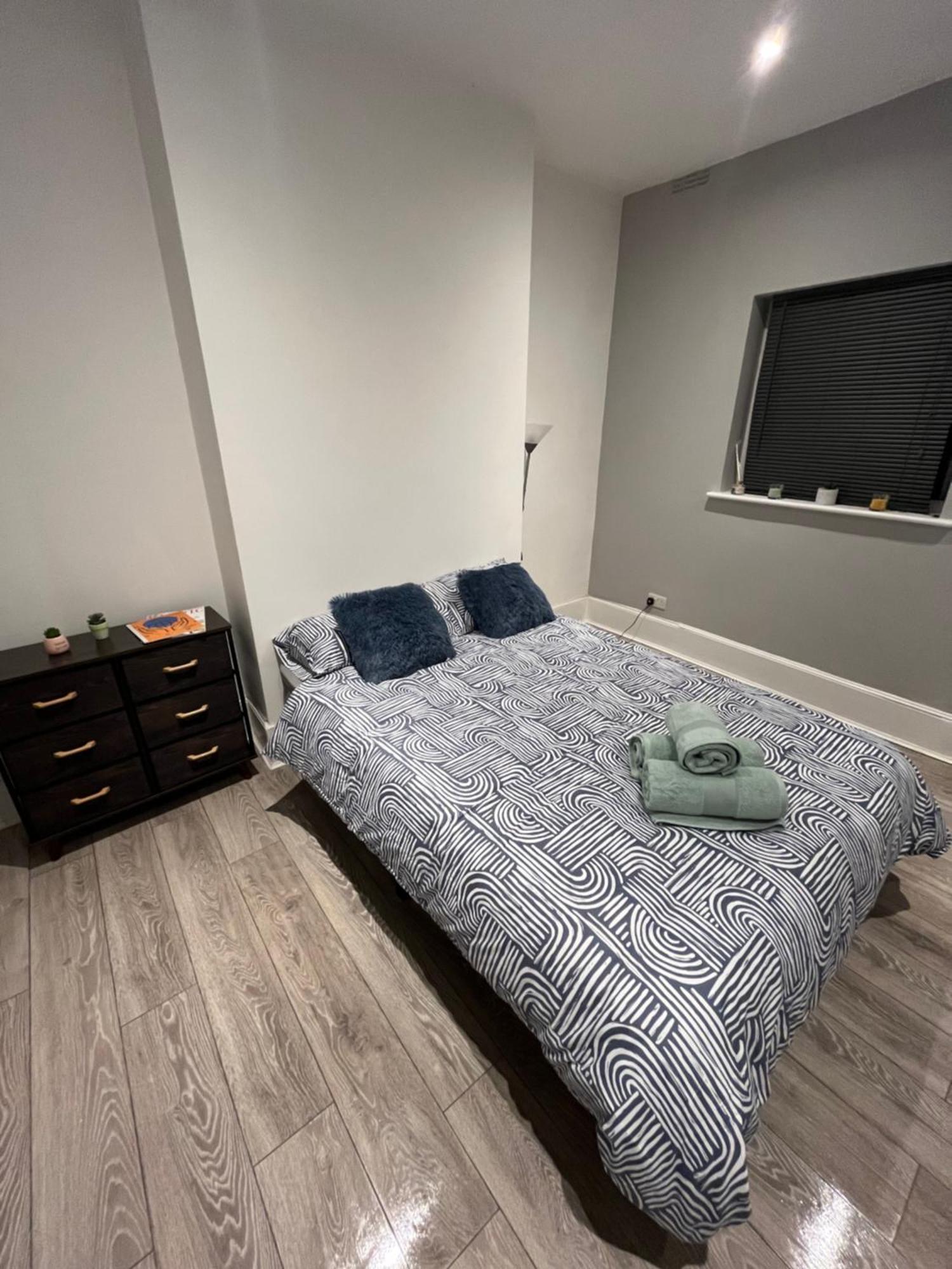 Super Central 2 Bed Flat Лондон Екстериор снимка