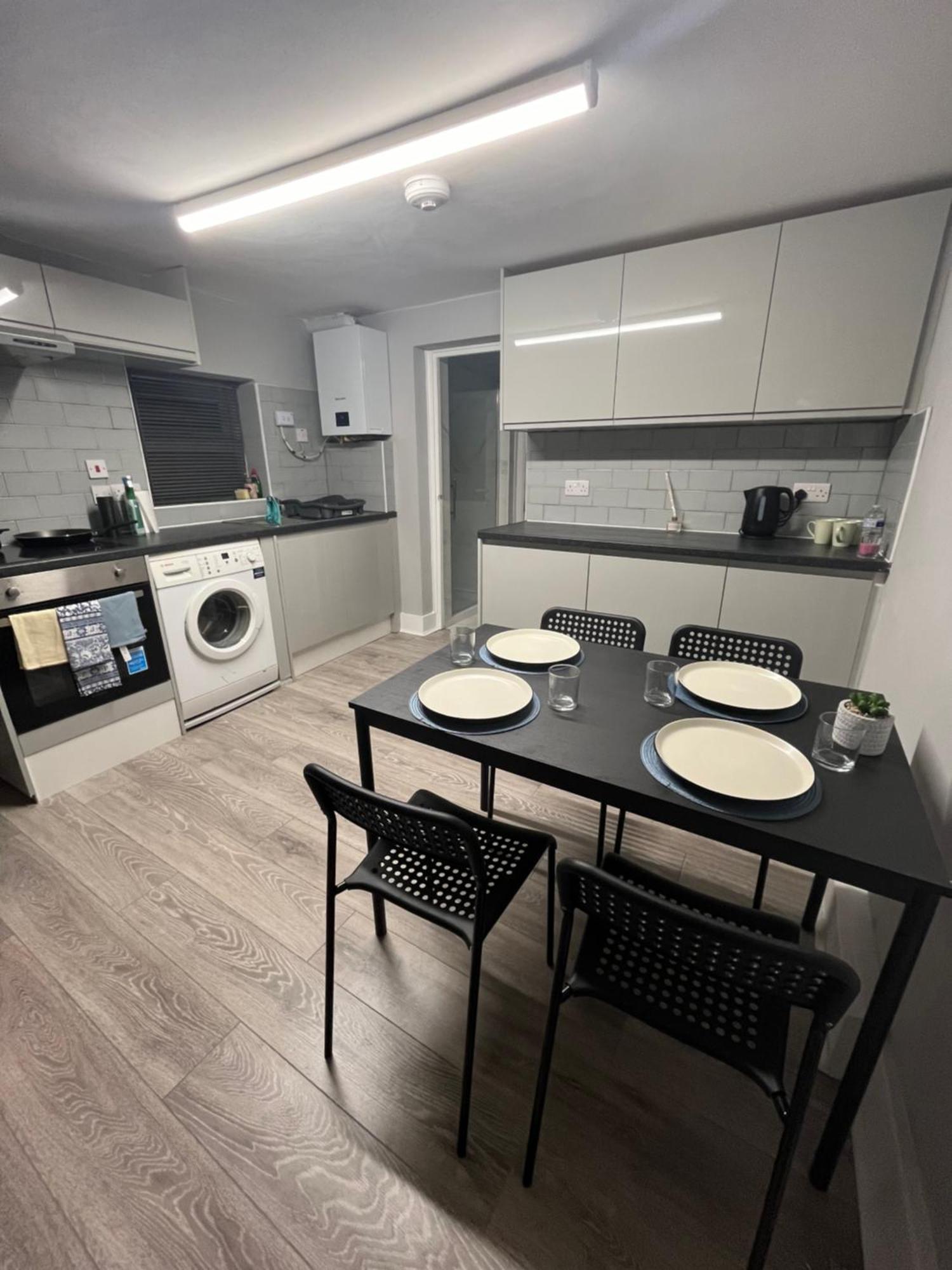 Super Central 2 Bed Flat Лондон Екстериор снимка