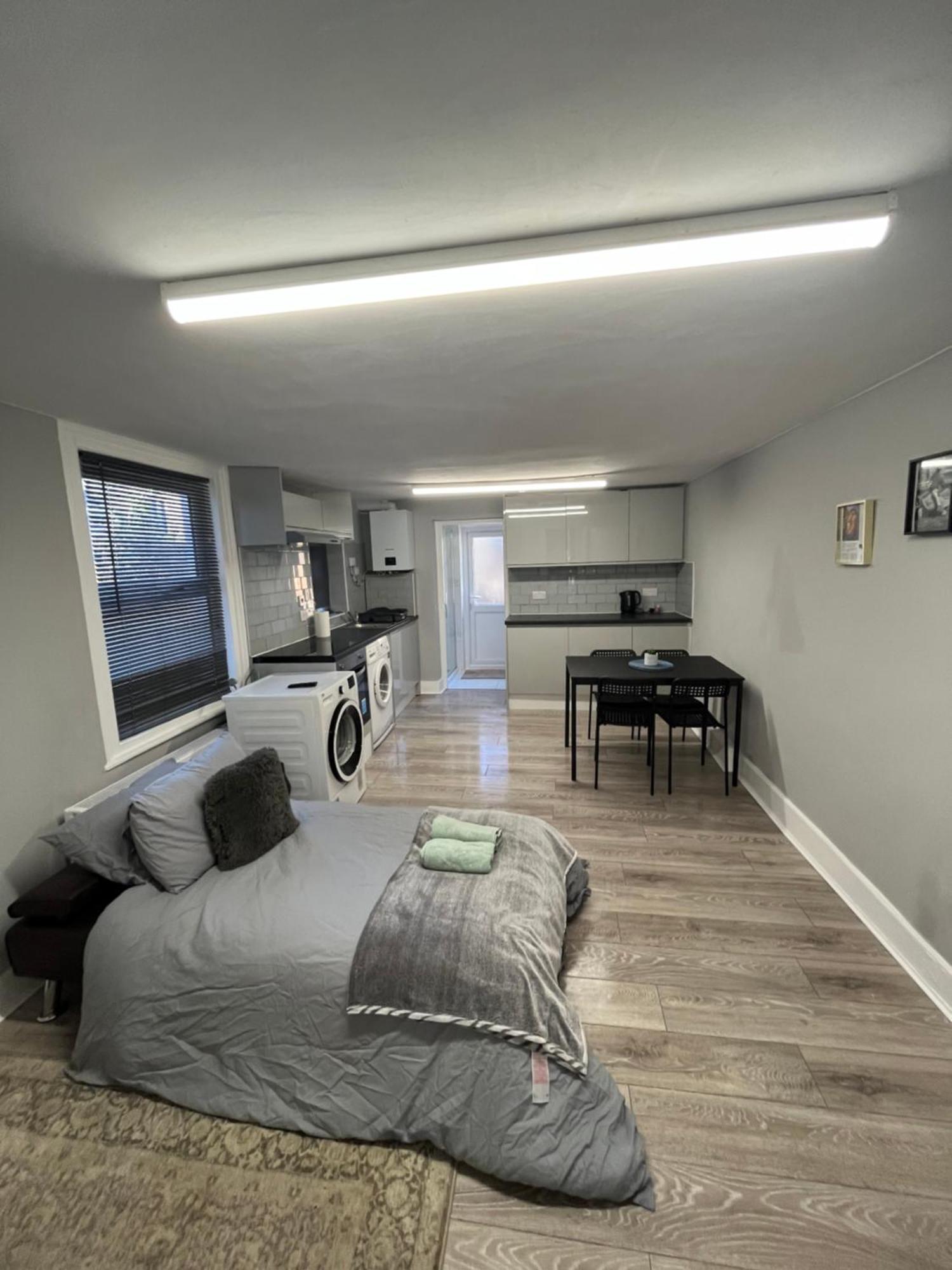 Super Central 2 Bed Flat Лондон Екстериор снимка
