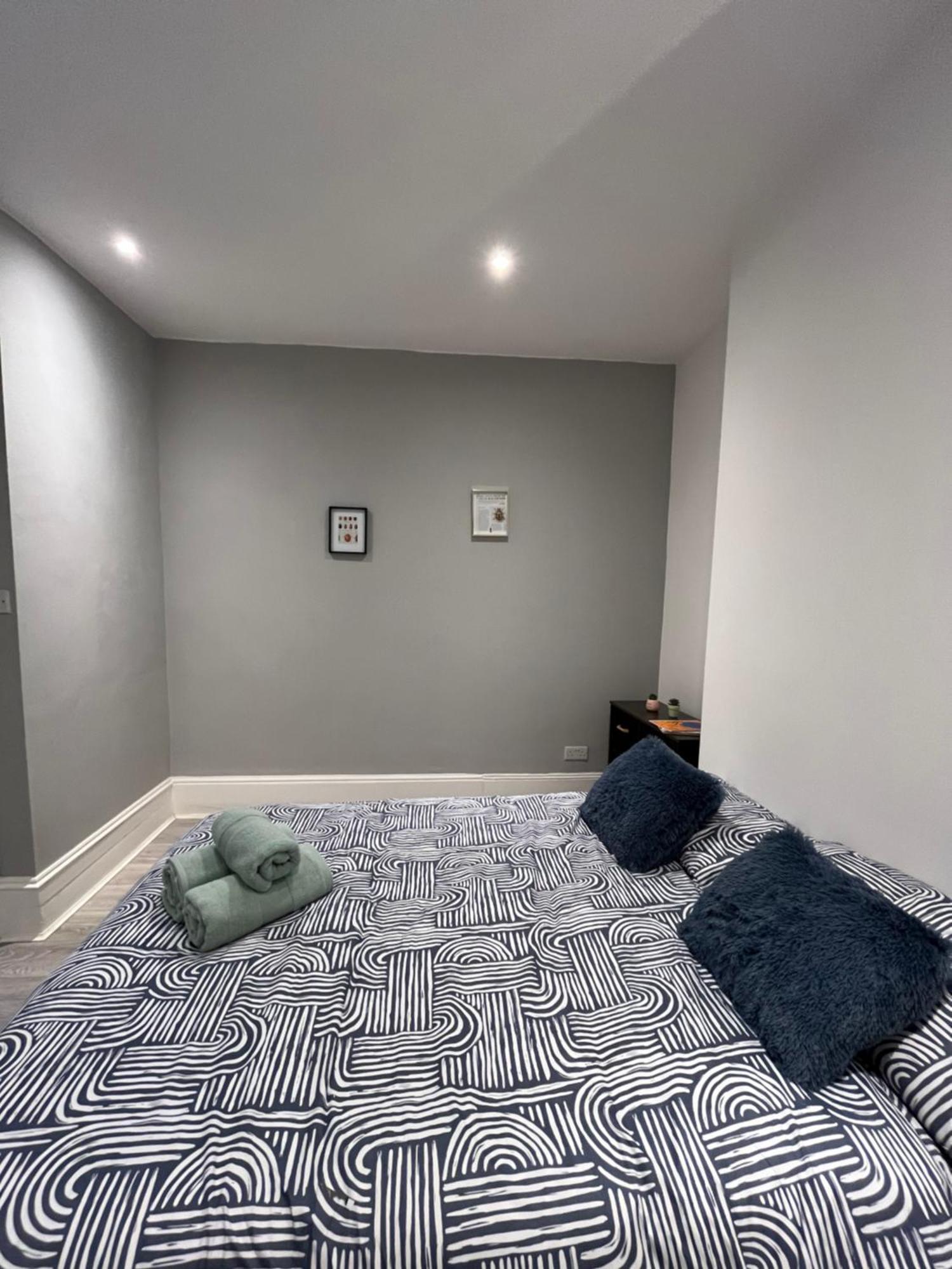 Super Central 2 Bed Flat Лондон Екстериор снимка